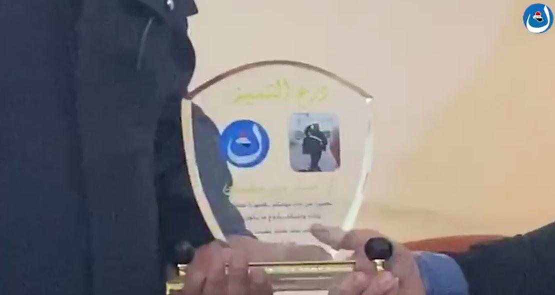 طلبة وشباب النصر يكرمون العريف  ضياء عبد سليمان 