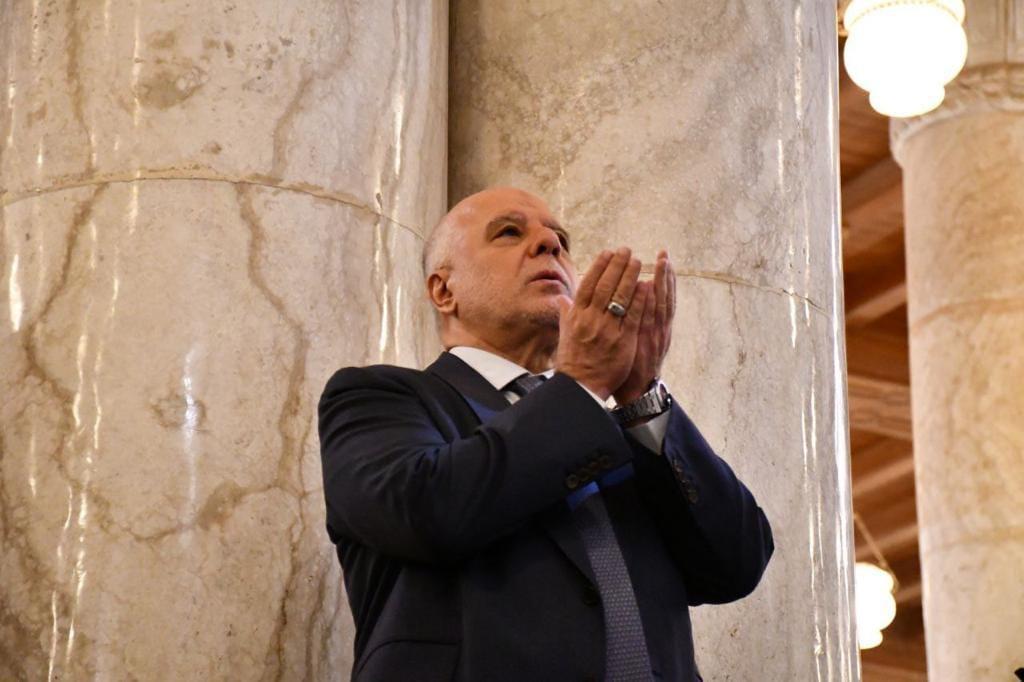 الدكتور حيدر العبادي في زيارة مرقد أمير المؤمنين علي بن ابي طالب (عليه السلام) ومسجد الكوفة