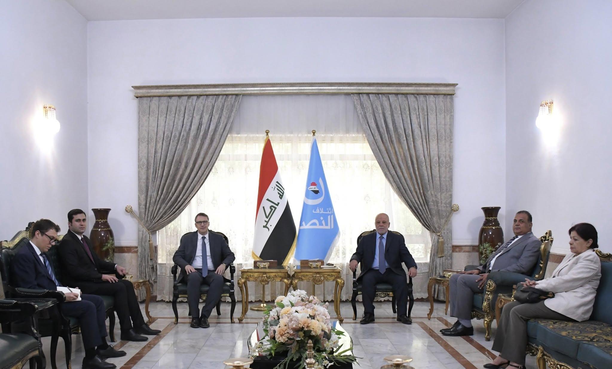 الدكتور حيدر العبادي يلتقي السفير التركي في بغداد