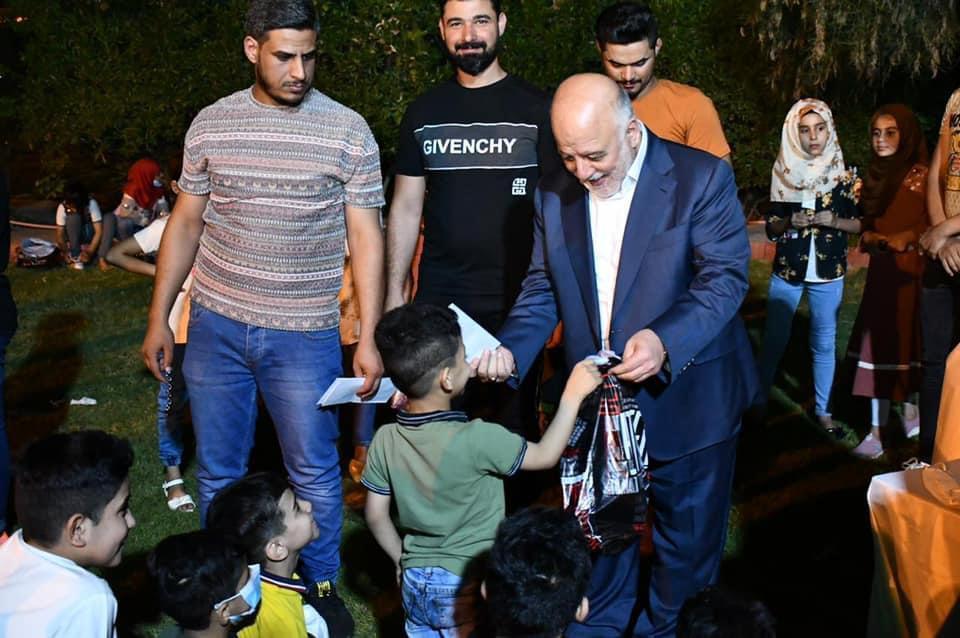 بەبۆنەی مانگی پیرۆزی رەمەزانەوە دکتۆر حەیدەر عەبادی ئێوارە خوانێک بۆ ژماەیەک لە منداڵانی بێ سەرپەرشت