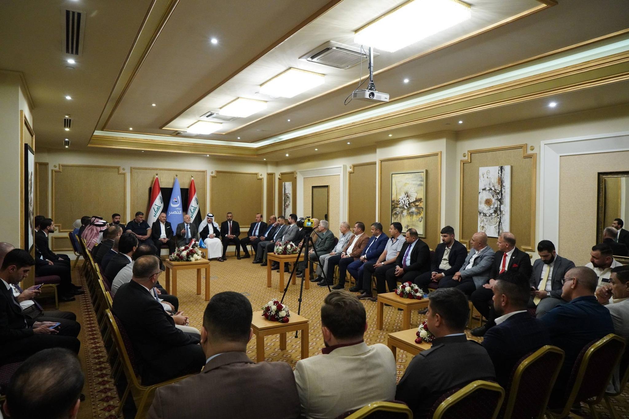 الدكتور العبادي خلال لقائه نخب محافظات نينوى وأربيل والسليمانية: الديمقراطية تُبنى بالعدالة لا بالما
