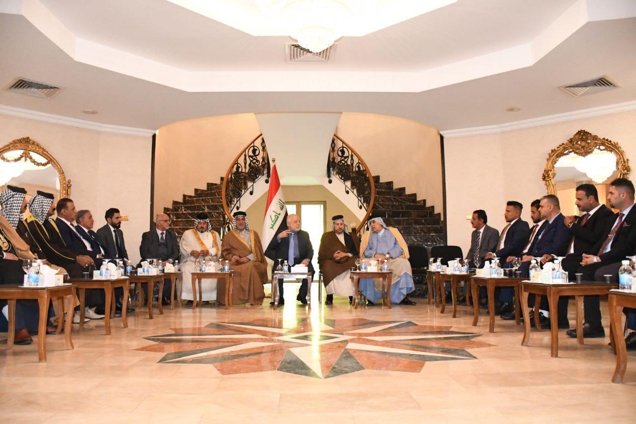 الدكتور حيدر العبادي يستقبل وفداً بارزاً من محافظة البصرة