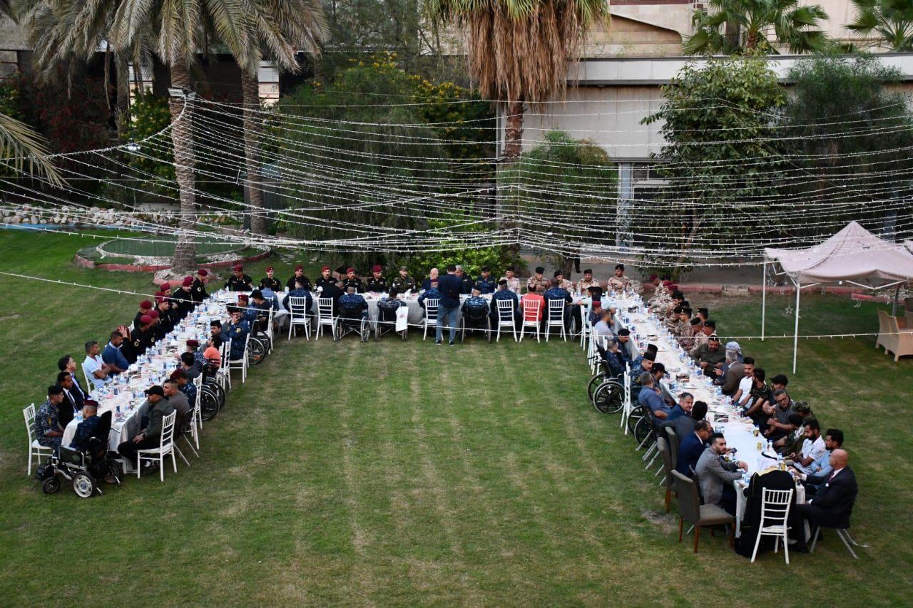 الدكتور حيدر العبادي يستقبل جرحى قواتنا الأمنية على مأدبة افطار