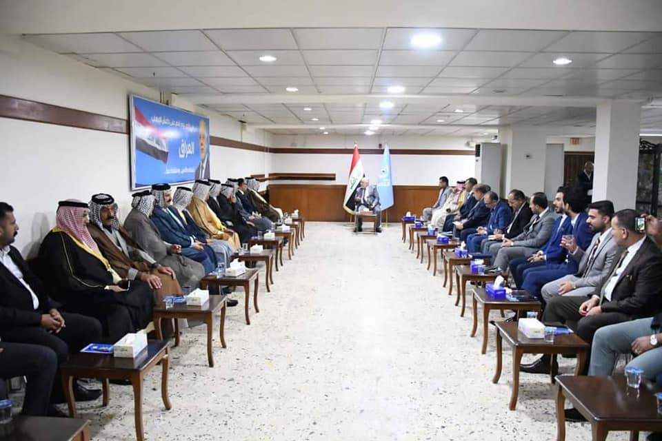 دکتۆر عەبادی پێشوازیی دەکات لە کۆمەڵێک سەرۆک هۆزی خێڵەکانی پارێزگای واست