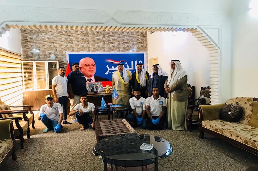 خوێندکاران ولاوانی نەسڕ کۆمەکەکانیان لە گەڕەکەکانی شاری کەرکوکدا دابەش دەکەن