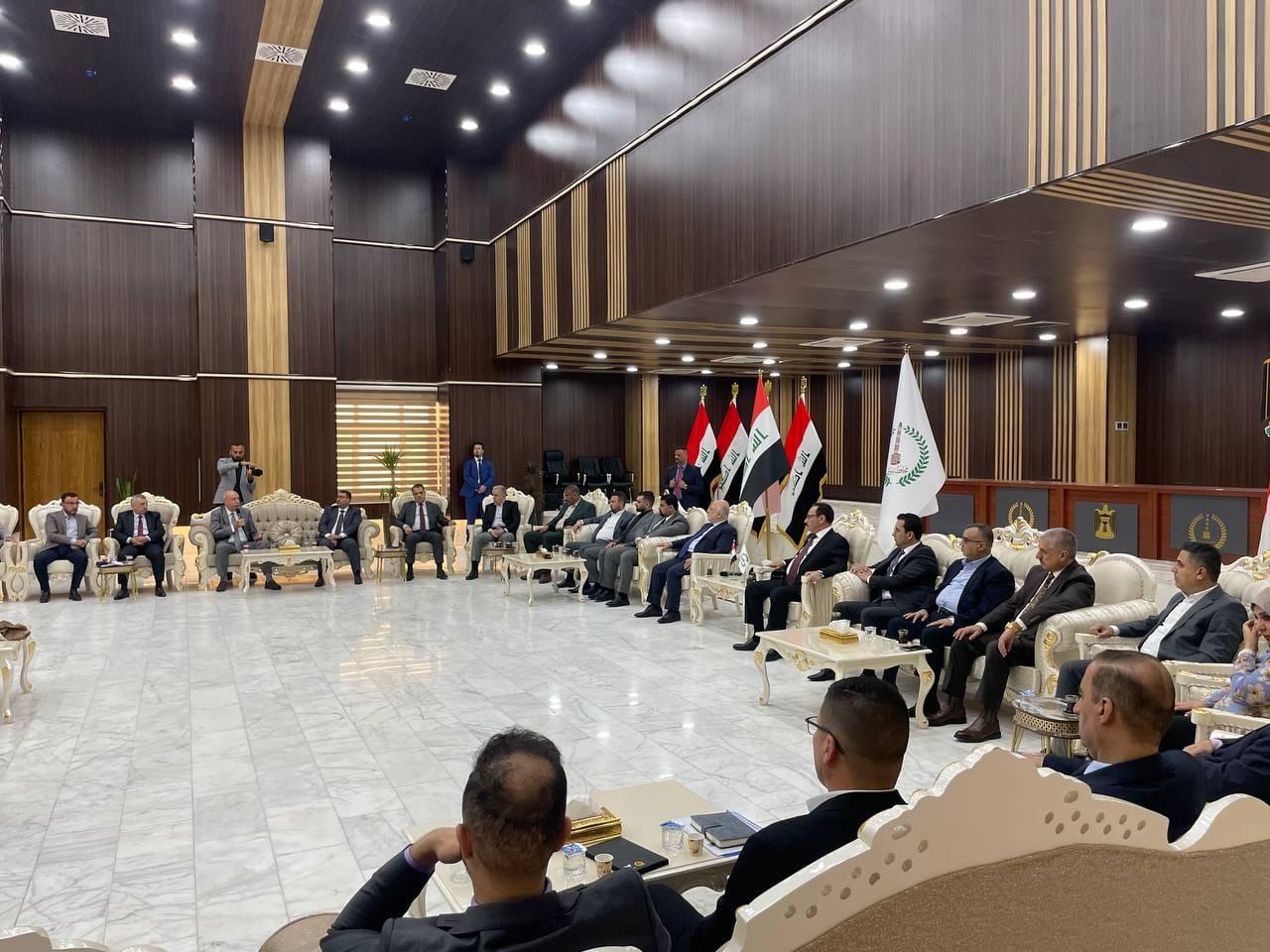 الدكتور حيدر العبادي يزور ديوان محافظة نينوى