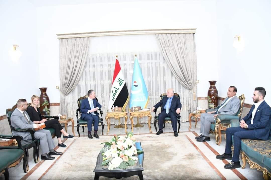 الدكتور حيدر العبادي يستقبل السفير الهولندي في بغداد