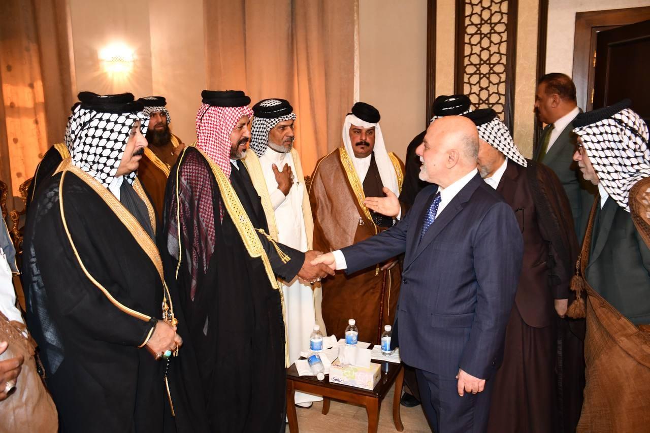 الدكتور حيدر العبادي يستقبل وفداً من شيوخ ونخب قبيلة شمر